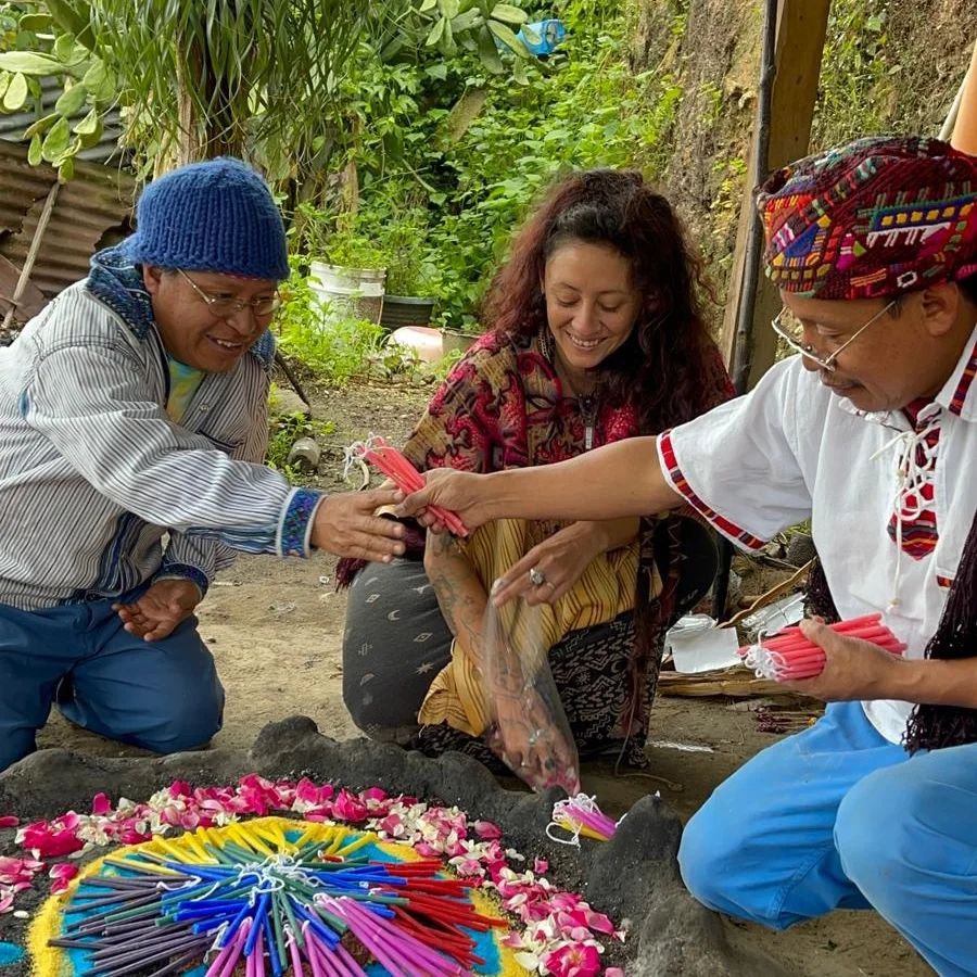 Live Nahual Reading with the Twins